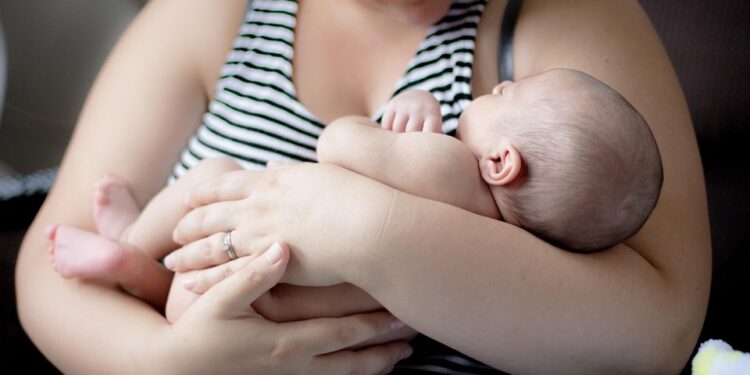 Essential Tips for Proper Umbilical Cord Care: Keeping Your Baby Safe and Healthy